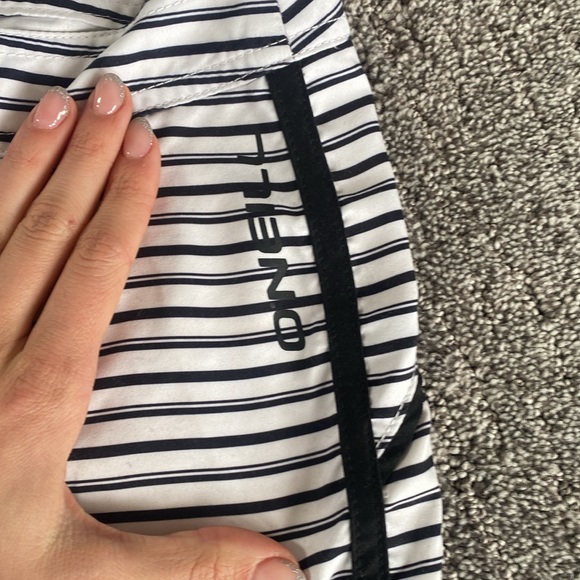 O’Neill women’s shorts - Picture 2 of 8